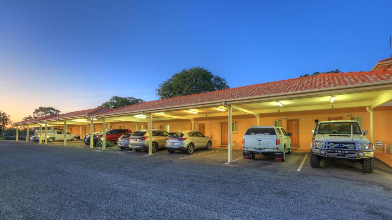 Country Roads Motor Inn Goondiwindi Buitenkant foto