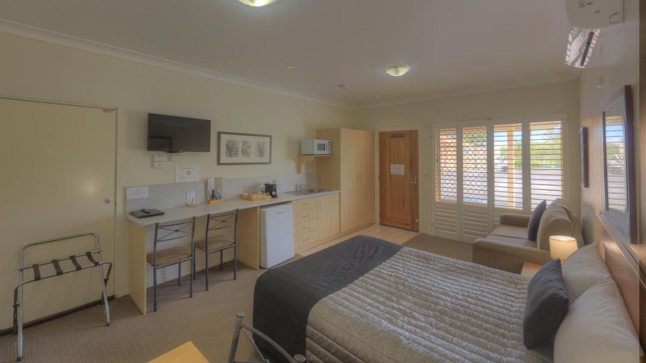 Country Roads Motor Inn Goondiwindi Buitenkant foto