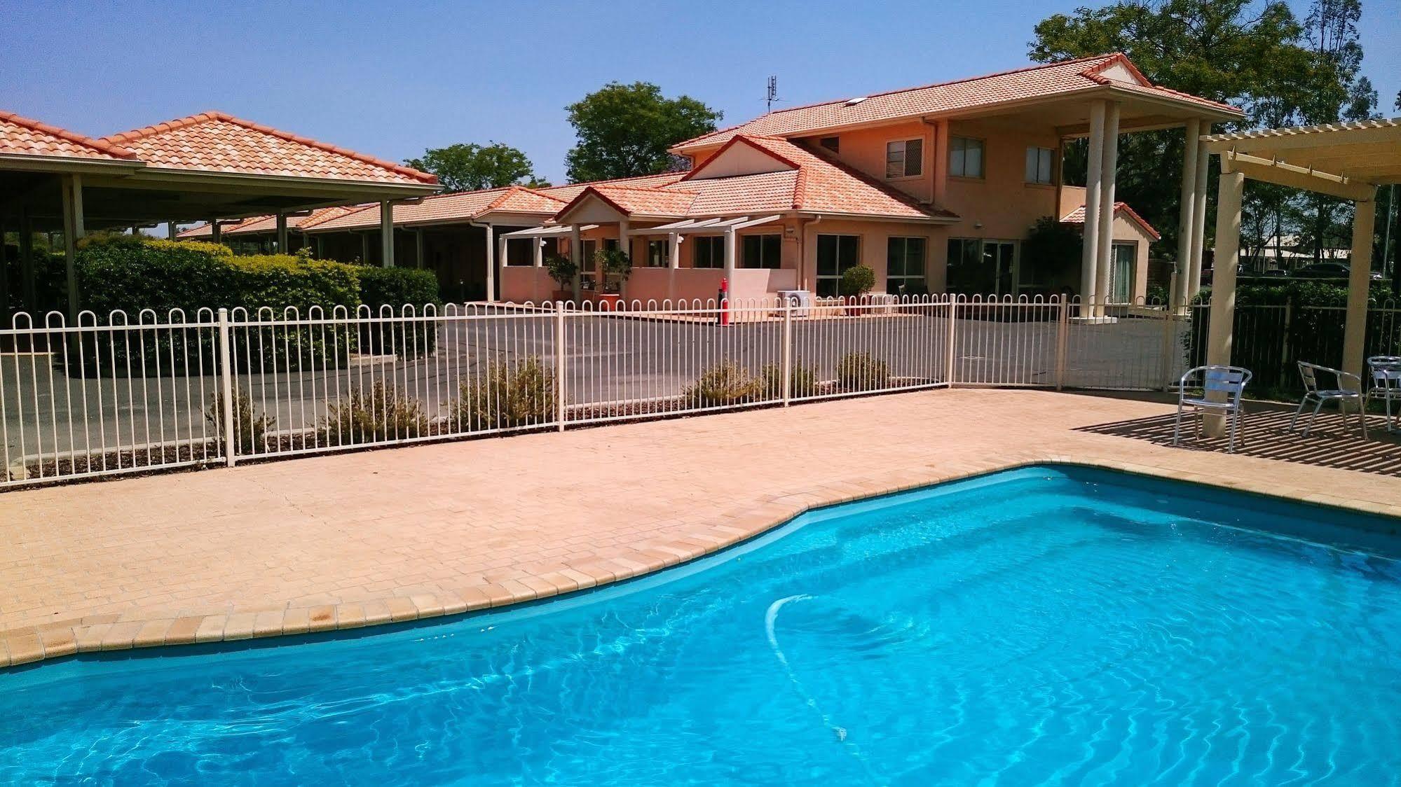 Country Roads Motor Inn Goondiwindi Buitenkant foto