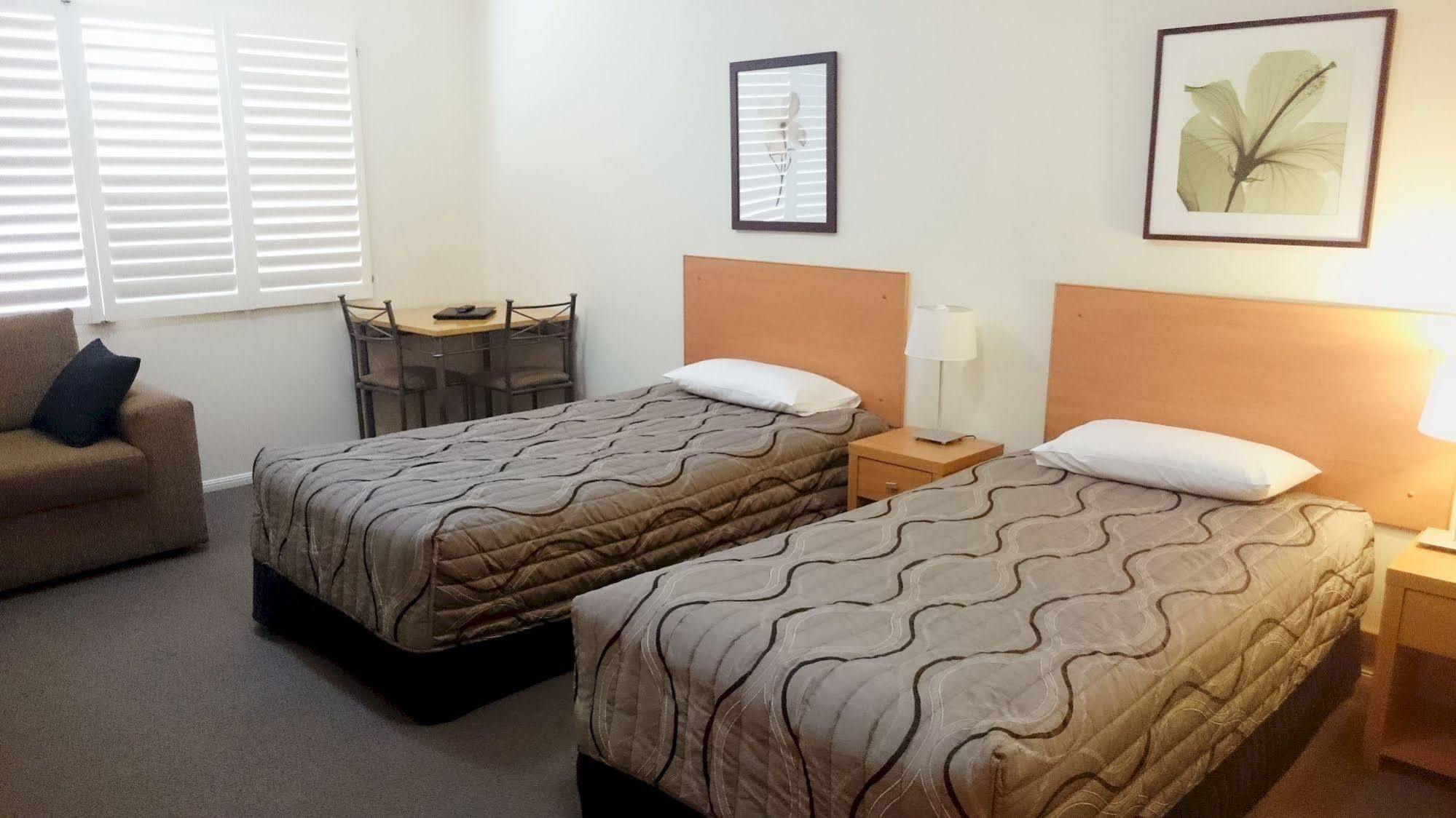 Country Roads Motor Inn Goondiwindi Buitenkant foto